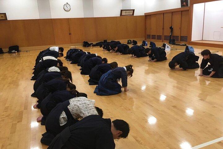 大阪2 - 1時間本格剣道・サムライ体験
