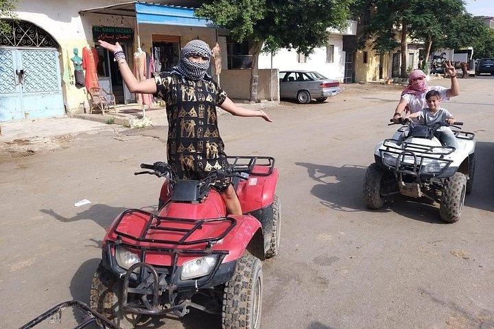 プライベート ツアー ギザのピラミッド、スフィンクス、ランチ、60 分のクワッドバイク ATV、ラクダ乗り