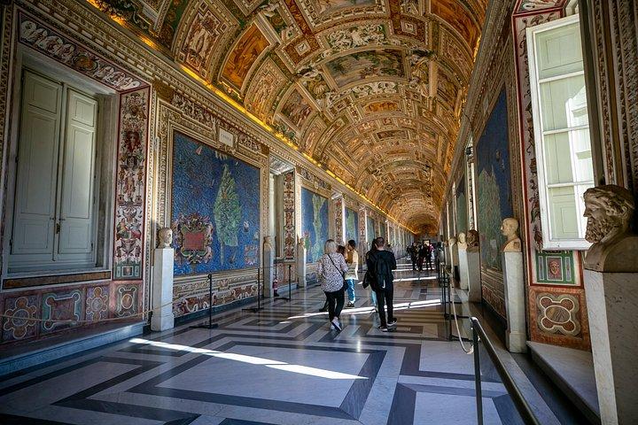 バチカン車椅子対応博物館とシスティーナ礼拝堂ツアー