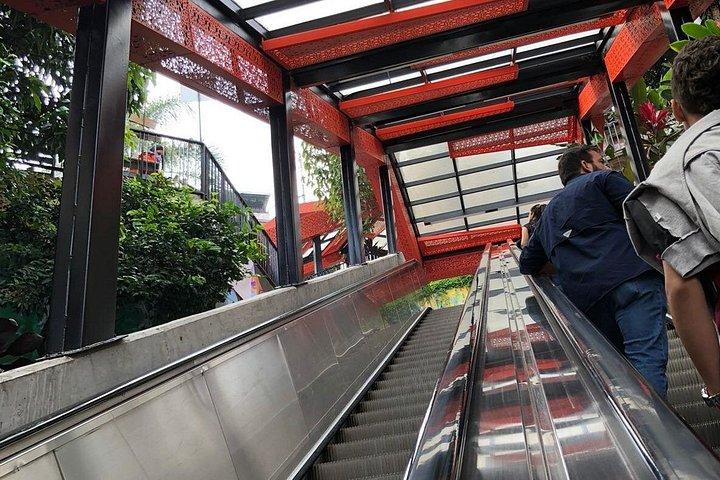 パブロ エスコバル ツアー + エスコバル博物館 + コムナ 13