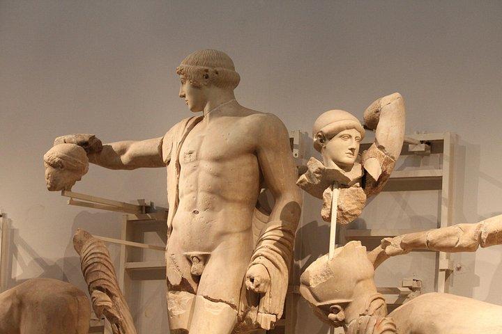 素晴らしいランチとドリンクを含むアテネからの古代オリンピアのプライベート 1 日