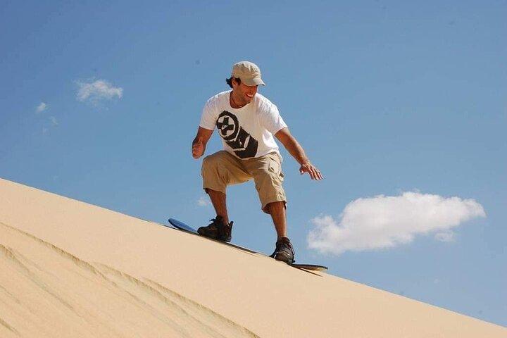 Safari nel deserto con 30 minuti di tour in quad in cammello e barbecue