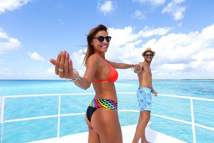 Descubra Isla Contoy & Isla Mujeres: Natureza, snorkel e praias