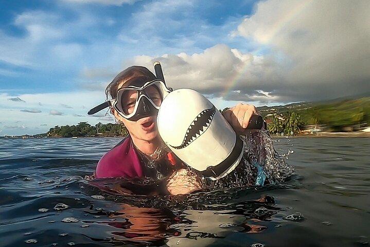 Snorkling på en undervandsscooter - Lagoon Discovery: Wrecks + Coral Gardens