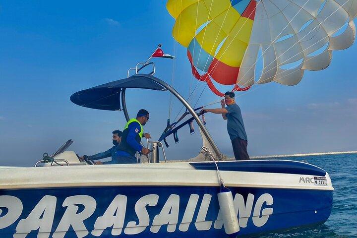 Parasailing tur i Al Mouj Muscat