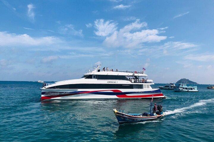 Trasferimento condiviso da Phuket a Koh Tao in pullman e catamarano