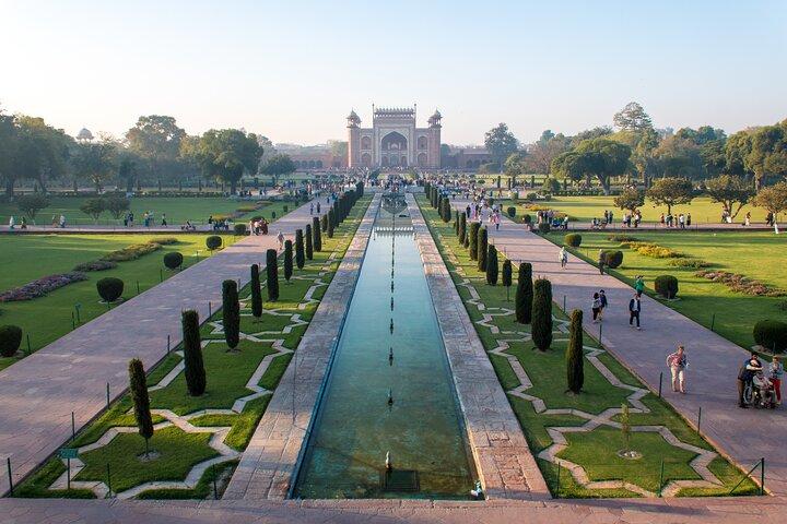 Taj Mahal and Agra Fort Tour From Delhi By Car