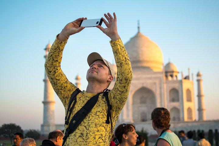 Taj Mahal and Agra Fort Tour From Delhi By Car