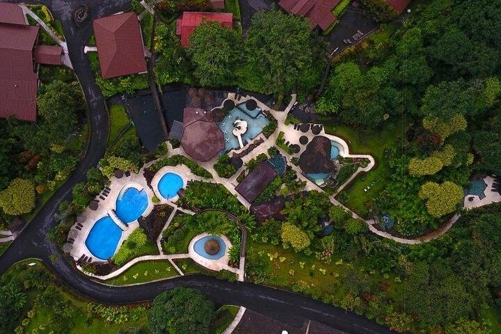 3 in 1 combo: La Fortuna-waterval, hangende bruggen, thermale spa van San José