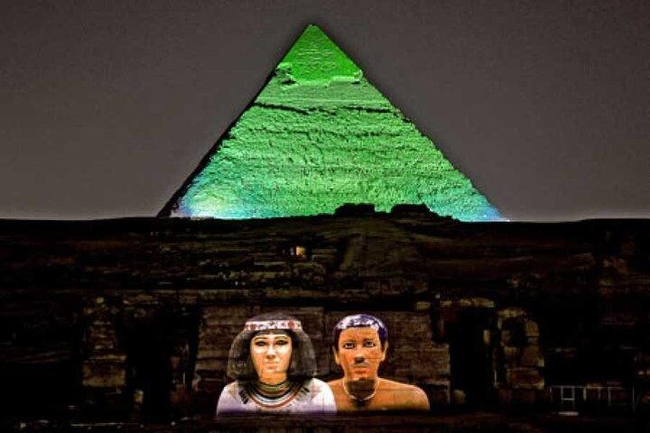 Geluids- en lichtshow bij de piramides uit Egypte