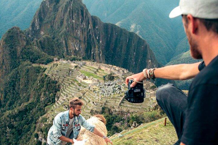 Tour Guiado de 2 Días a Valle Sagrado y Machu Picchu en Tren