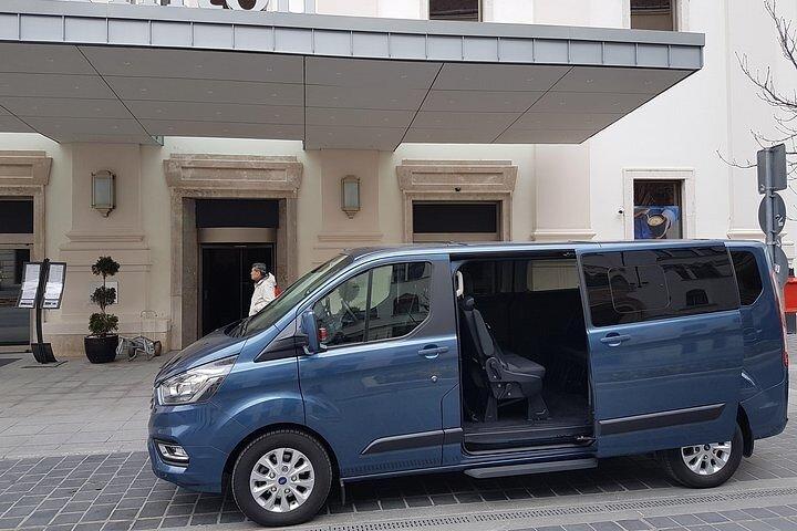 Privat Budapest Donau Bend Tour Lunch och kryssning