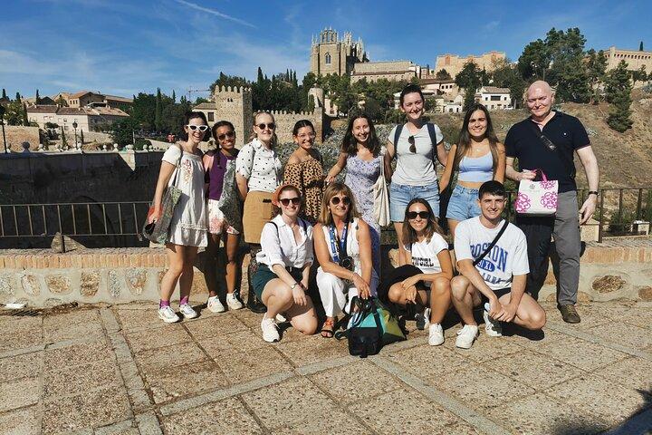 Visite guidée privée d'une journée complète de Madrid à Tolède dans un véhicule de luxe