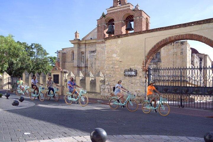Location de vélo de 2 heures Zone coloniale / Saint-Domingue