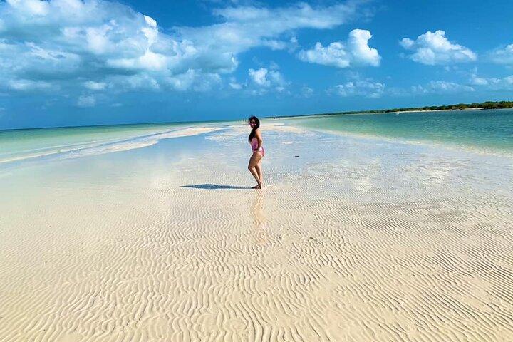 Holbox & Punta Mosquito Day Trip in traghetto da Cancun”
