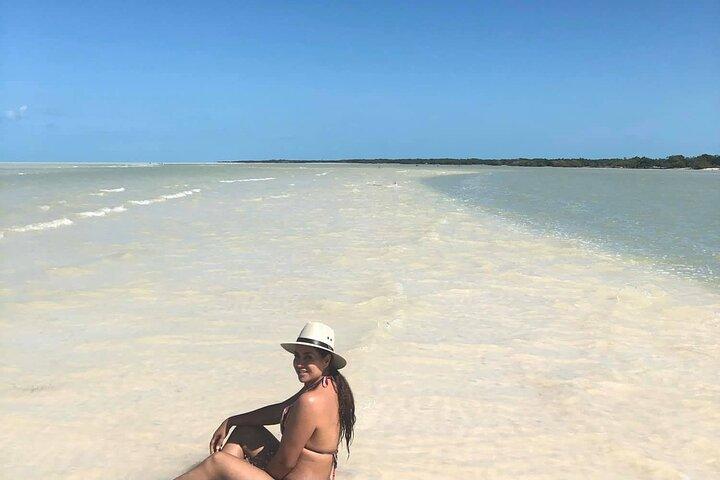 Holbox & Punta Mosquito Day Trip in traghetto da Cancun”