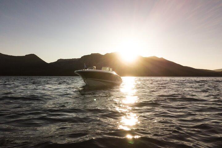 2 timers privat solnedgangsbåd charter med kaptajn