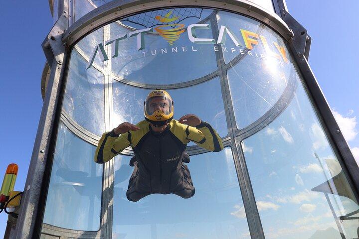ギリシャの屋内スカイダイビング