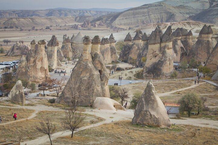 Tour de día completo a Capadocia con puesta de sol y una copa de vino