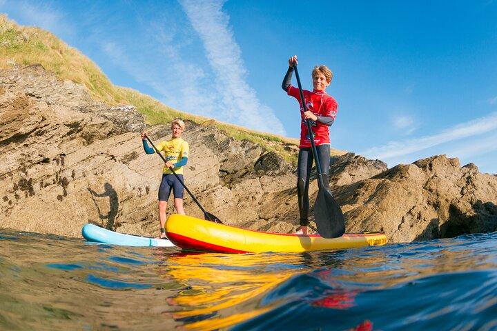 Paddleboard autour de la côte de Newquay