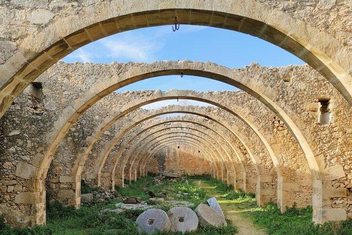 All Inclusive heldags privat tur til Kreta landsbyer fra Chania