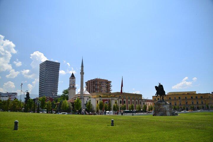 Tour a piedi all'interno di Tirana
