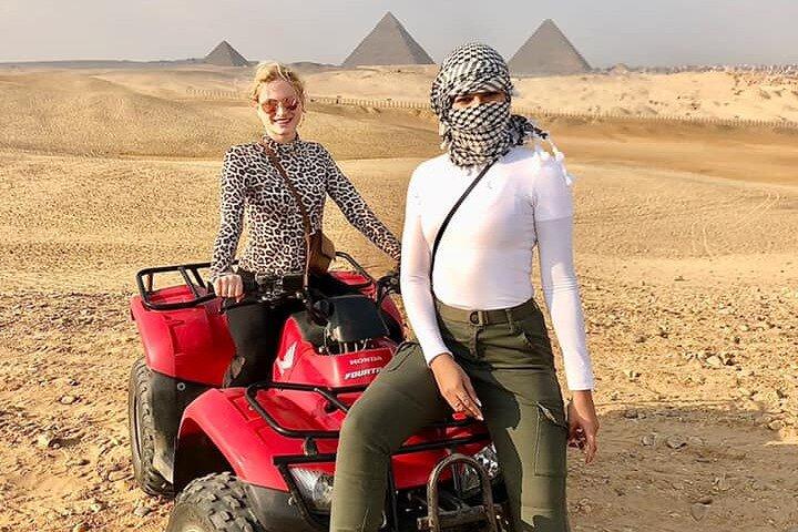 Quad ATV-rit rond Gizeh-piramides Sahara
