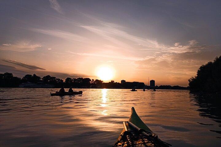 Excursion en kayak au coucher du soleil à Belgrade