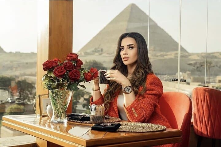 Giza: Dinner with Pyramids All Around You at Rooftop7000