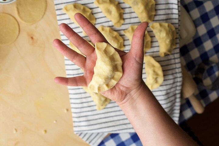 クラクフピエロギ料理教室マーケットショッピング＋地元の軽食付き
