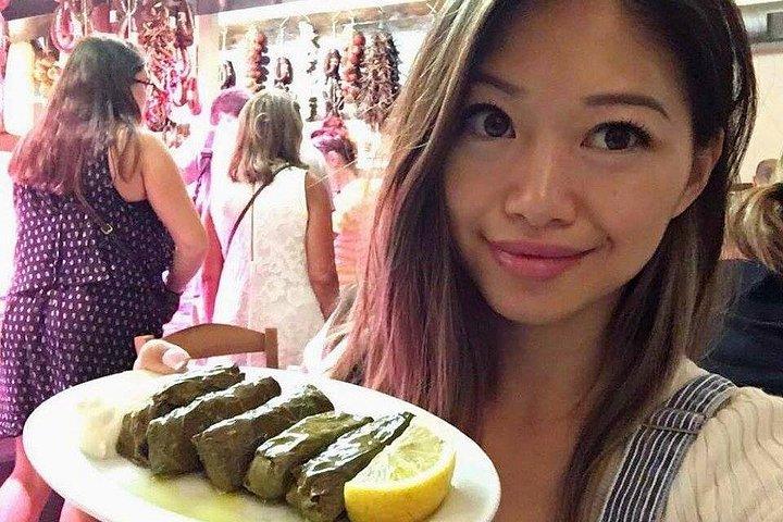 アテネのアテネ料理ツアーのように食べる