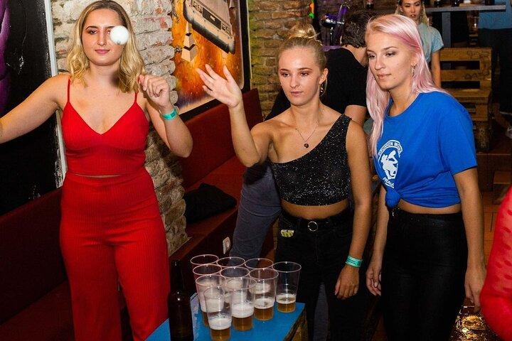 Boleto ilimitado de Beer Pong con cerveza checa