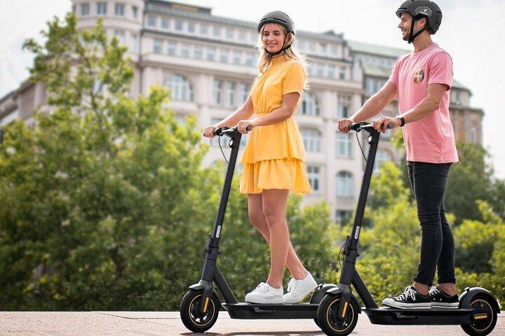 Bezoek het beste van Parijs per elektrische scooter (small group)