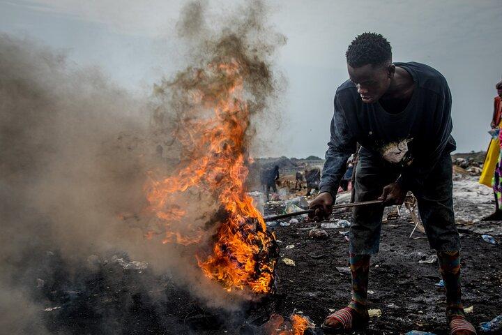 A excursão privada Agbogbloshie (experiência de lixo eletrônico e reciclagem de Accra)