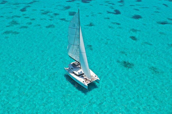 Catamarano Platinum per Isla Mujeres: Snorkeling e Open Bar