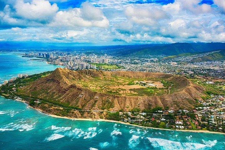 ホノルル HNL 空港往復プライベート送迎 (SUV)
