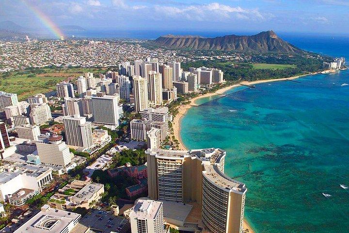ホノルル HNL 空港往復プライベート送迎 (SUV)