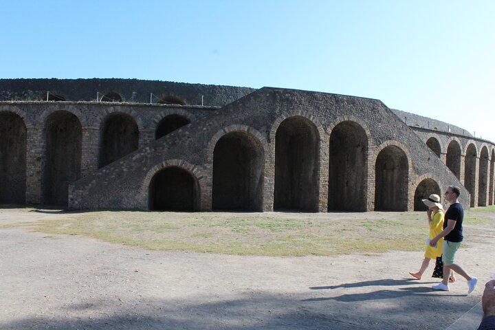The beautiful Pompeii, two-hour tour to discover the hidden places of the city