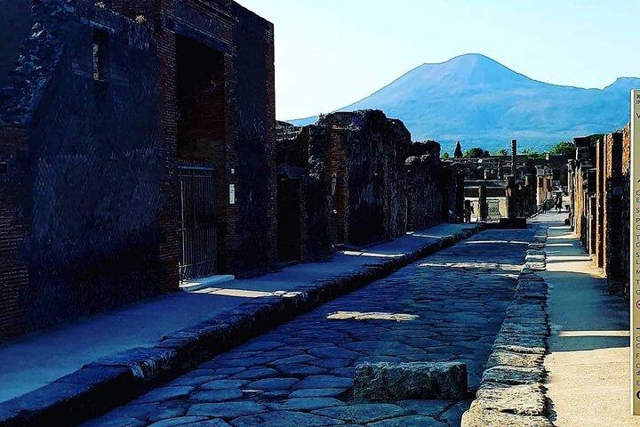 The beautiful Pompeii, two-hour tour to discover the hidden places of the city