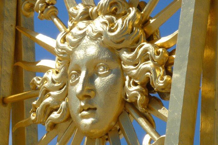 VERSAILLES CASTLEヴァンのパリからのプライベート往復送迎