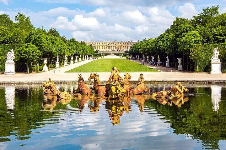 VERSAILLES CASTLEヴァンのパリからのプライベート往復送迎