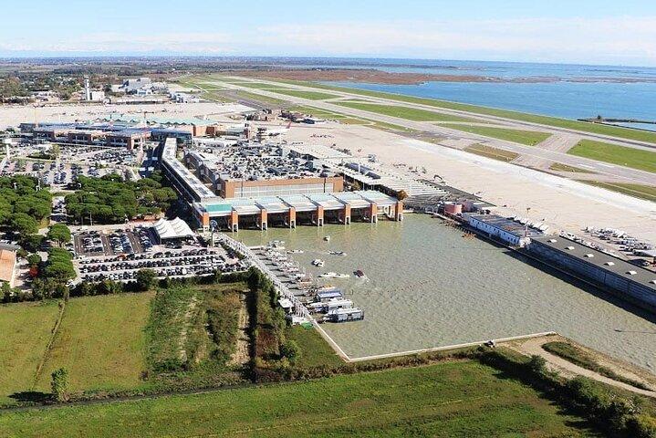 ベニス空港からガルダ湖への専用ドライバーによる送迎