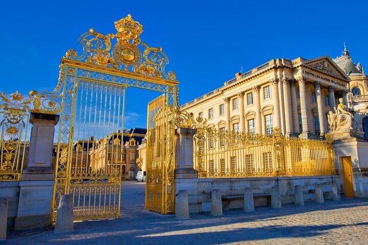 VERSAILLES CASTLEヴァンのパリからのプライベート往復送迎