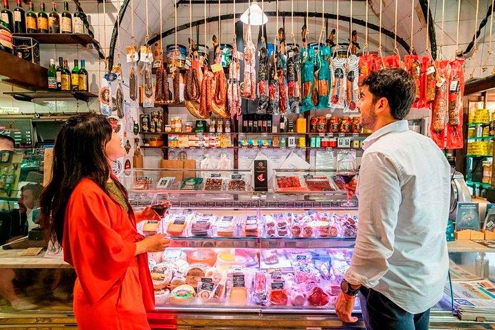 プライベートツアー：バルセロナ旧市街のタパス、ワイン＆フラメンコショー