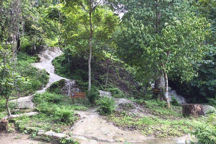 チェンダオとメーテーン渓谷のサイクリング旅行