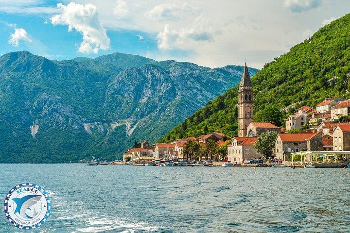 Eksklusiv speedbådstur i Kotor-bugten med frokost og strand