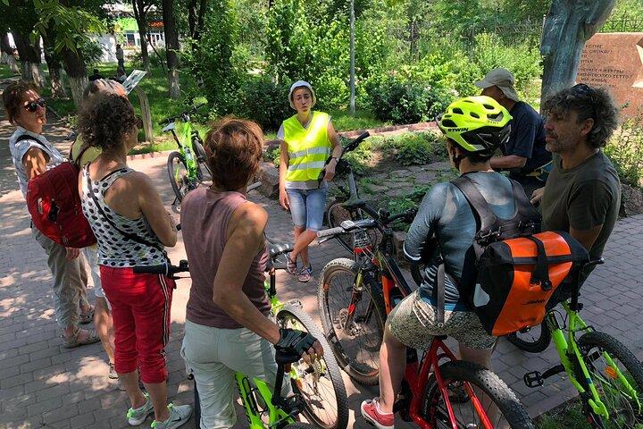 Visite privée d'une demi-journée à Chisinau en vélo/eBike avec Guide local