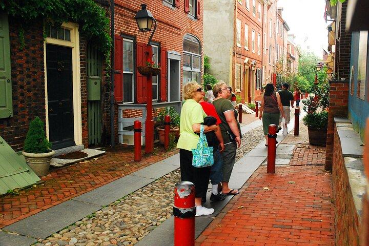 Bysightseeing-vandretur – Founding Fathers and Mothers