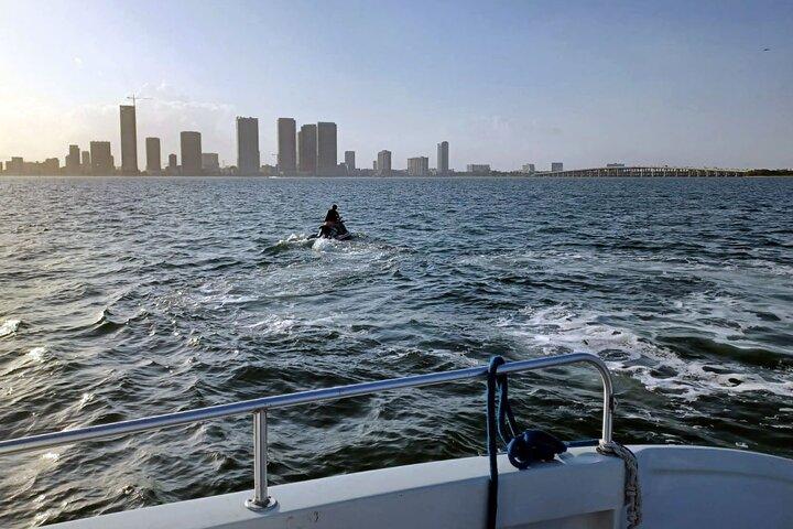 Den ultimative vandoplevelse i Miami med drinks og jetski