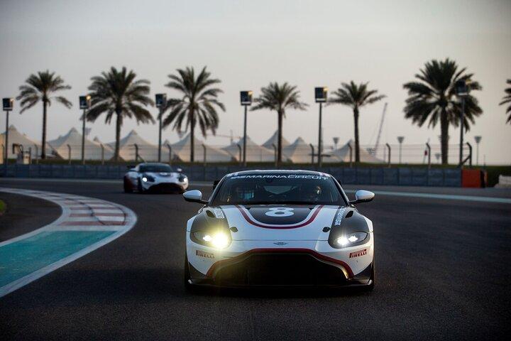 Tour passager Aston Martin GT4